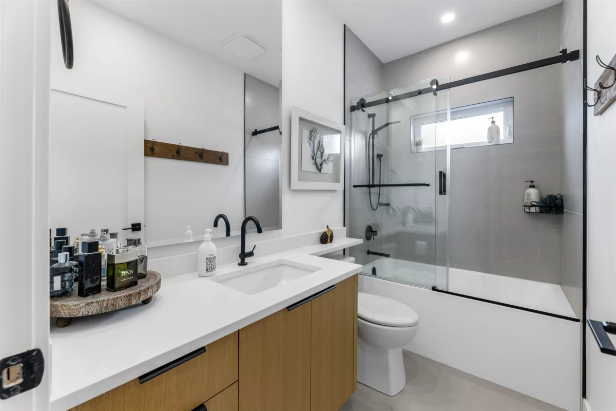 Hallway Photo of 1707 Blaine Avenue, Burnaby, BC