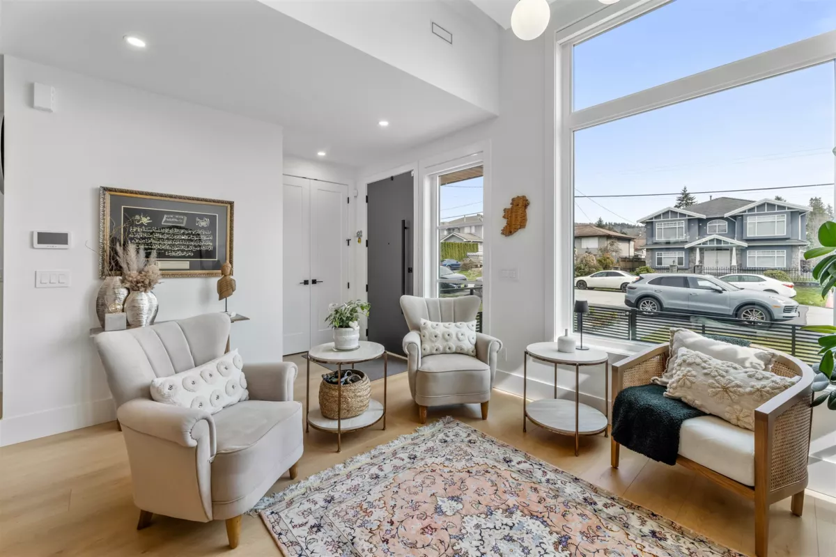 Kitchen Island Photo of 1707 Blaine Avenue, Burnaby, BC