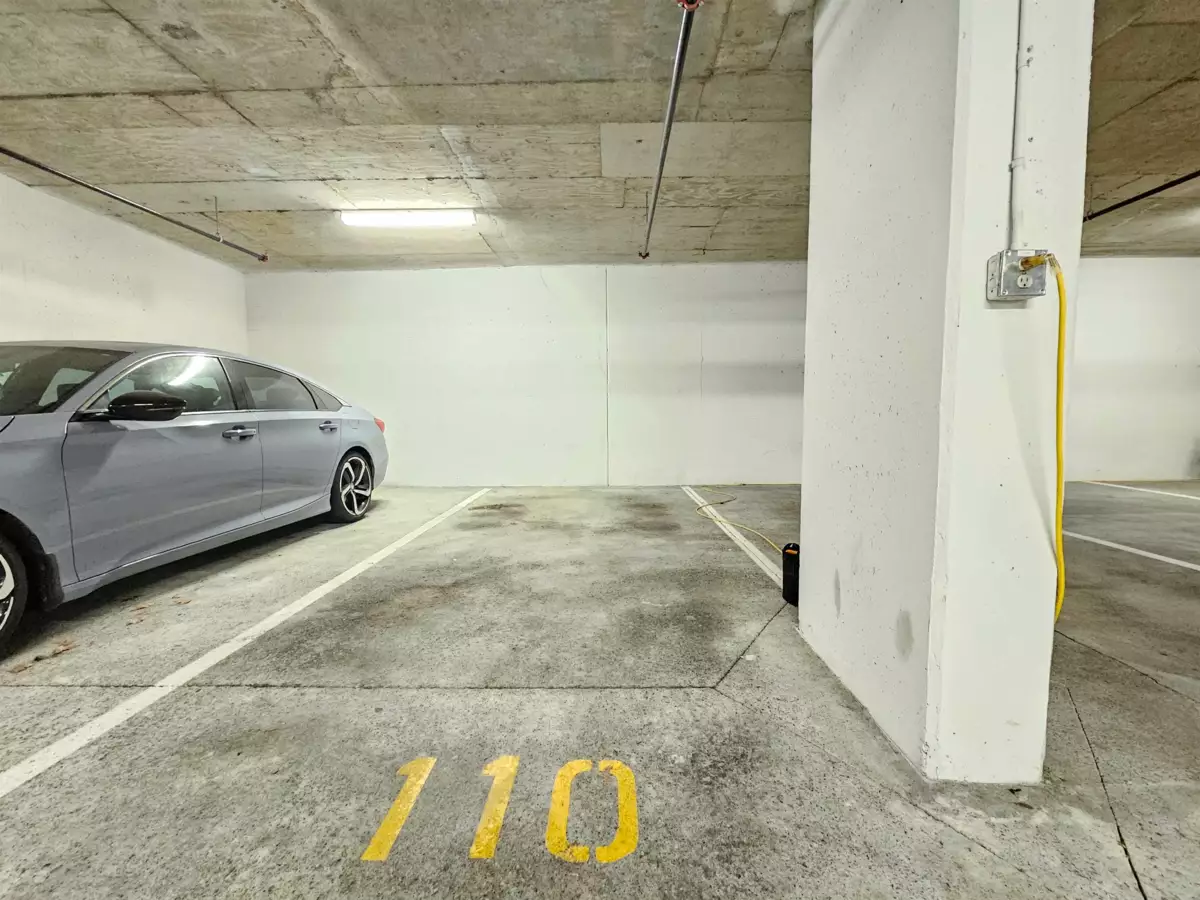 Front Yard Photo of 232 13768 108 Avenue, Surrey, BC