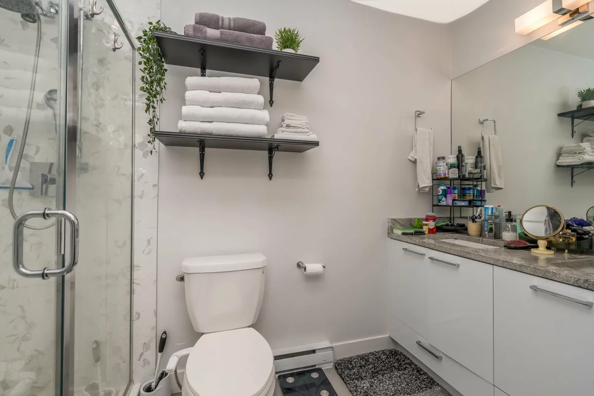 Walk-In Closet Photo of 212 20686 Eastleigh Crescent, Langley, BC