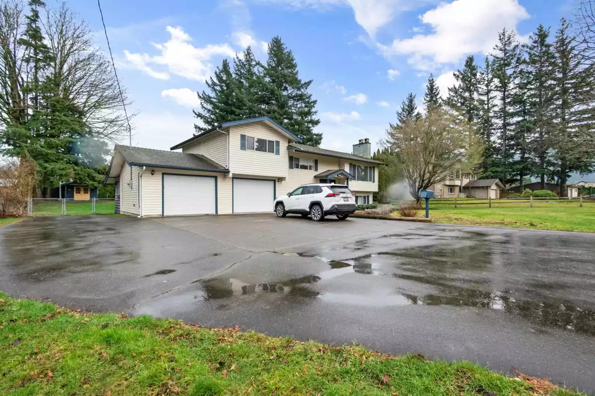 Garden / Landscaping Photo of 5896 Carter Road, Chilliwack, BC