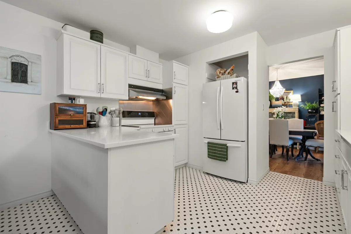Kitchen Island Photo of 5896 Carter Road, Chilliwack, BC