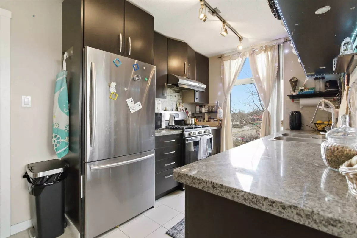Dining Area Photo of 503 5028 Kwantlen Street, Richmond, BC
