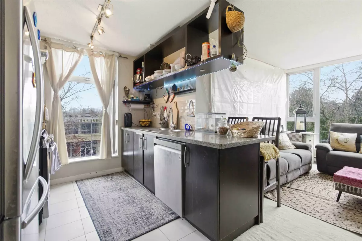 Family Room Photo of 503 5028 Kwantlen Street, Richmond, BC