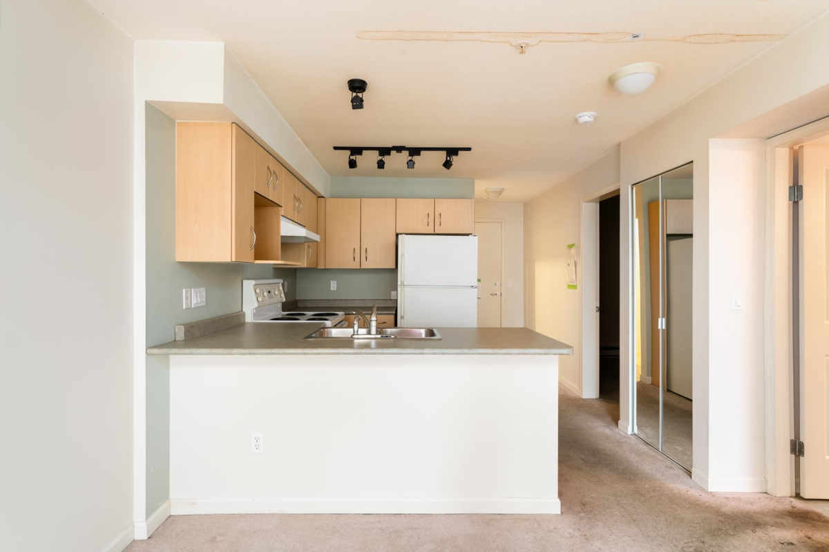 Breakfast Nook Photo of 218 332 Lonsdale Avenue, North Vancouver, BC