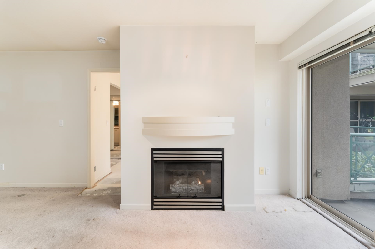 Dining Area Photo of 218 332 Lonsdale Avenue, North Vancouver, BC