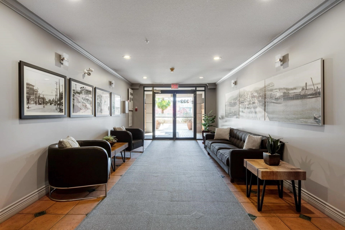 Entry Foyer Photo of 218 332 Lonsdale Avenue, North Vancouver, BC
