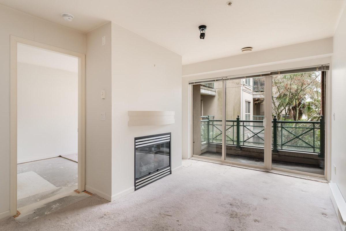 Family Room Photo of 218 332 Lonsdale Avenue, North Vancouver, BC