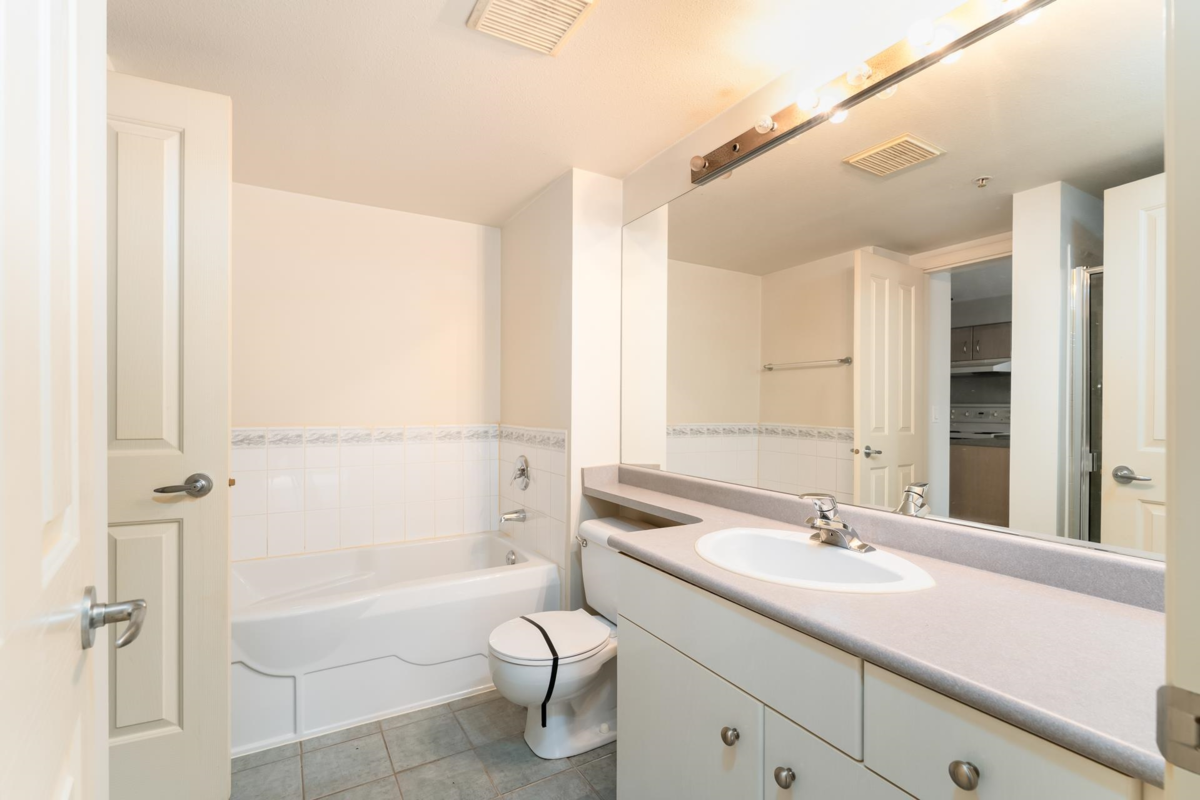 Guest Bathroom Photo of 218 332 Lonsdale Avenue, North Vancouver, BC