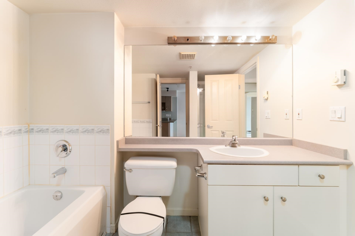 Powder Room Photo of 218 332 Lonsdale Avenue, North Vancouver, BC