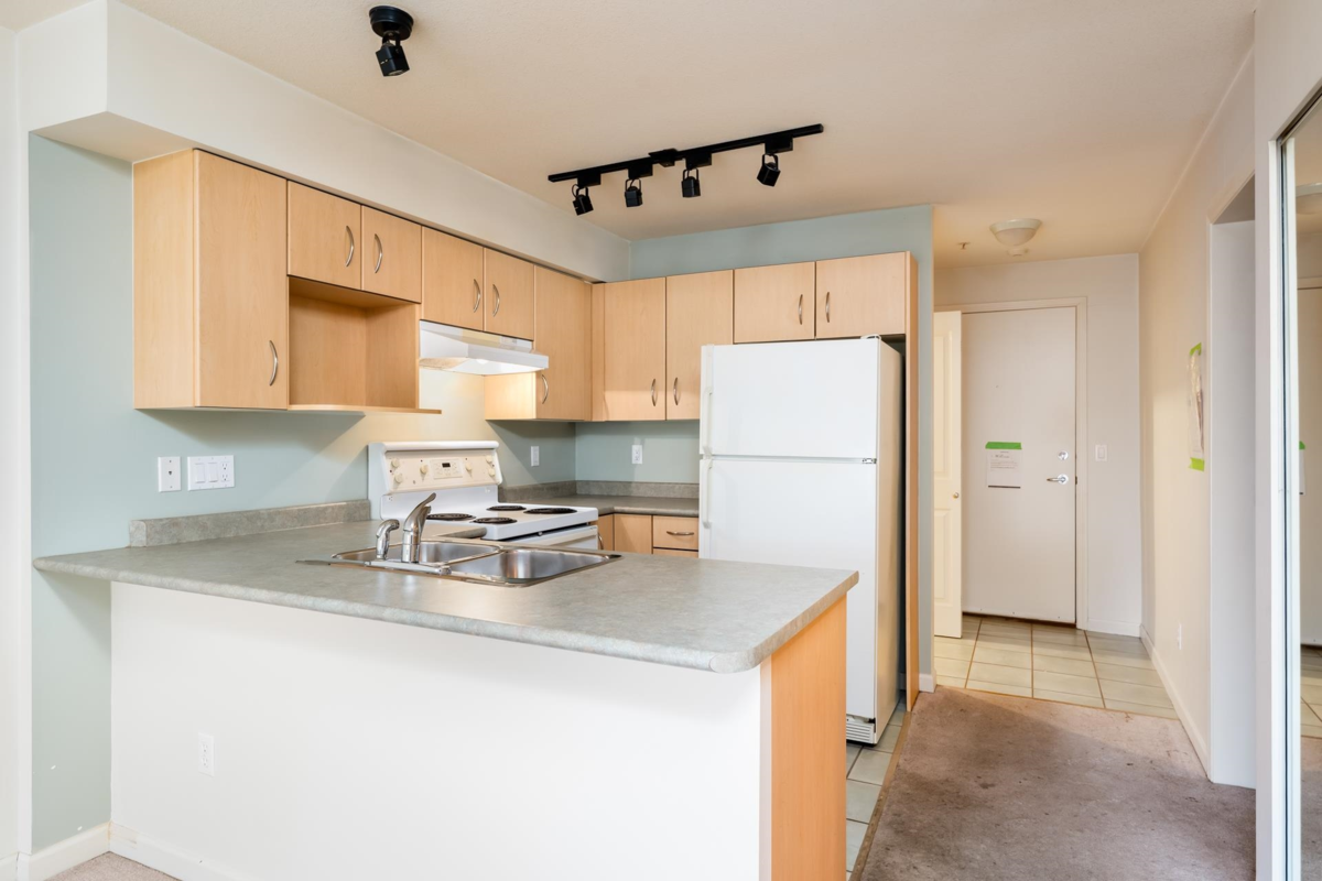 Primary Bedroom Photo of 218 332 Lonsdale Avenue, North Vancouver, BC