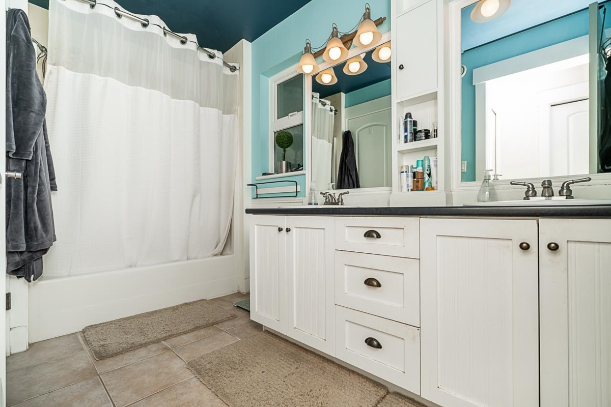 Guest Bathroom Photo of 767 Edgar Avenue, Coquitlam, BC