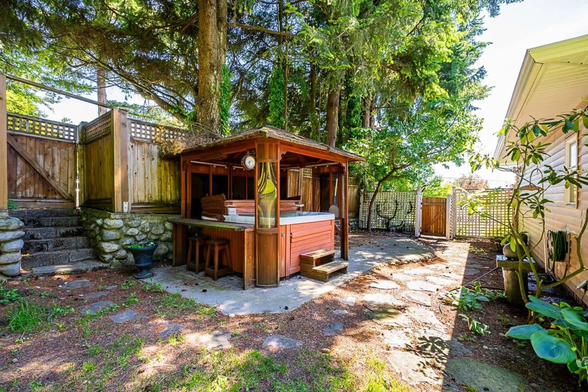 Swimming Pool Photo of 767 Edgar Avenue, Coquitlam, BC