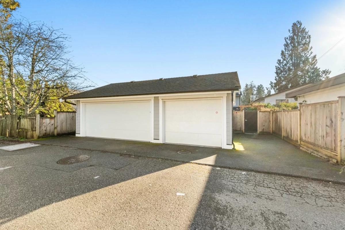 Backyard Photo of 244 E 18th Street, North Vancouver, BC