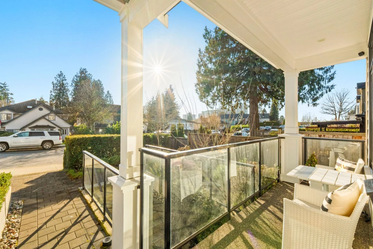 Front Yard Photo of 244 E 18th Street, North Vancouver, BC