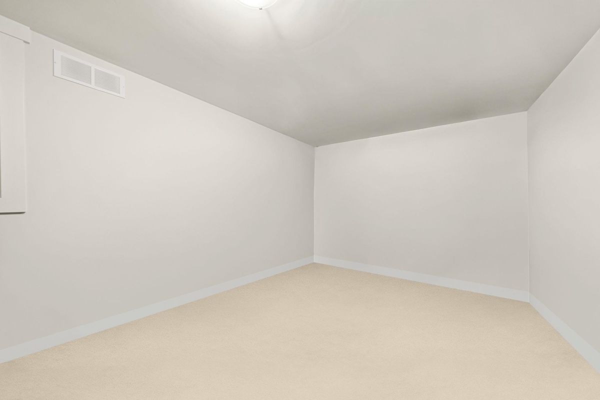 Hallway Photo of 244 E 18th Street, North Vancouver, BC