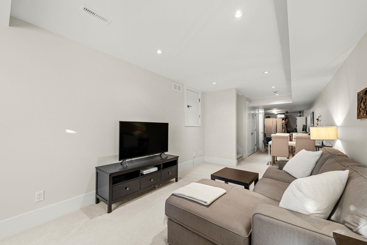 Mudroom Photo of 244 E 18th Street, North Vancouver, BC