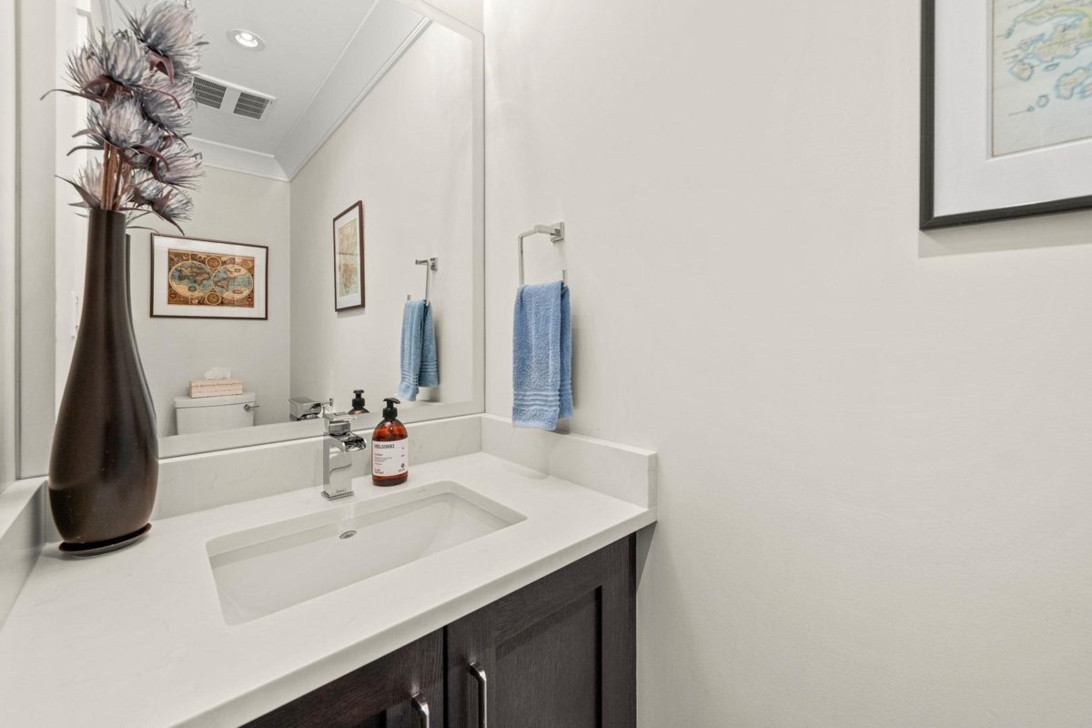 Office / Den Photo of 244 E 18th Street, North Vancouver, BC