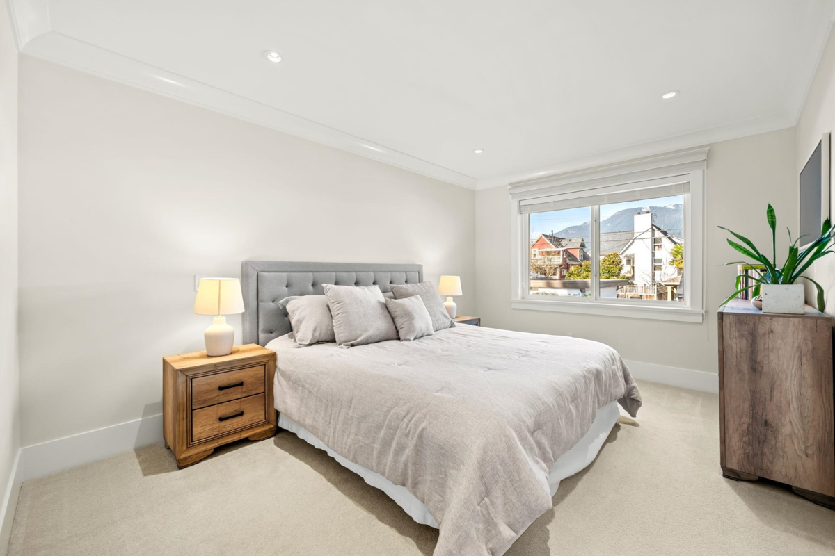 Primary Bathroom Photo of 244 E 18th Street, North Vancouver, BC