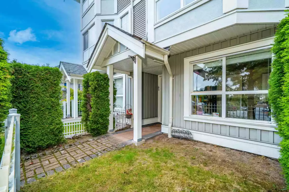 Living Room Photo of 45 7370 Stride Avenue, Burnaby, BC