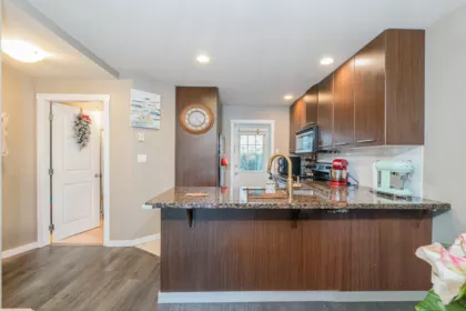 Kitchen Island Photo of 45 7370 Stride Avenue, Burnaby, BC
