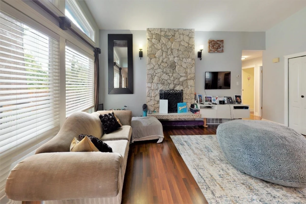 Family Room Photo of 1190 Augusta Avenue, Burnaby, BC