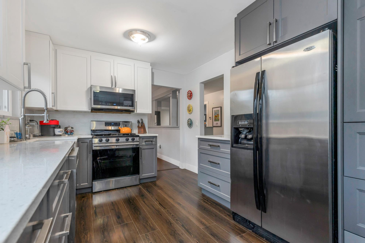 Breakfast Nook Photo of 1130 Blue Heron Crescent, Port Coquitlam, BC