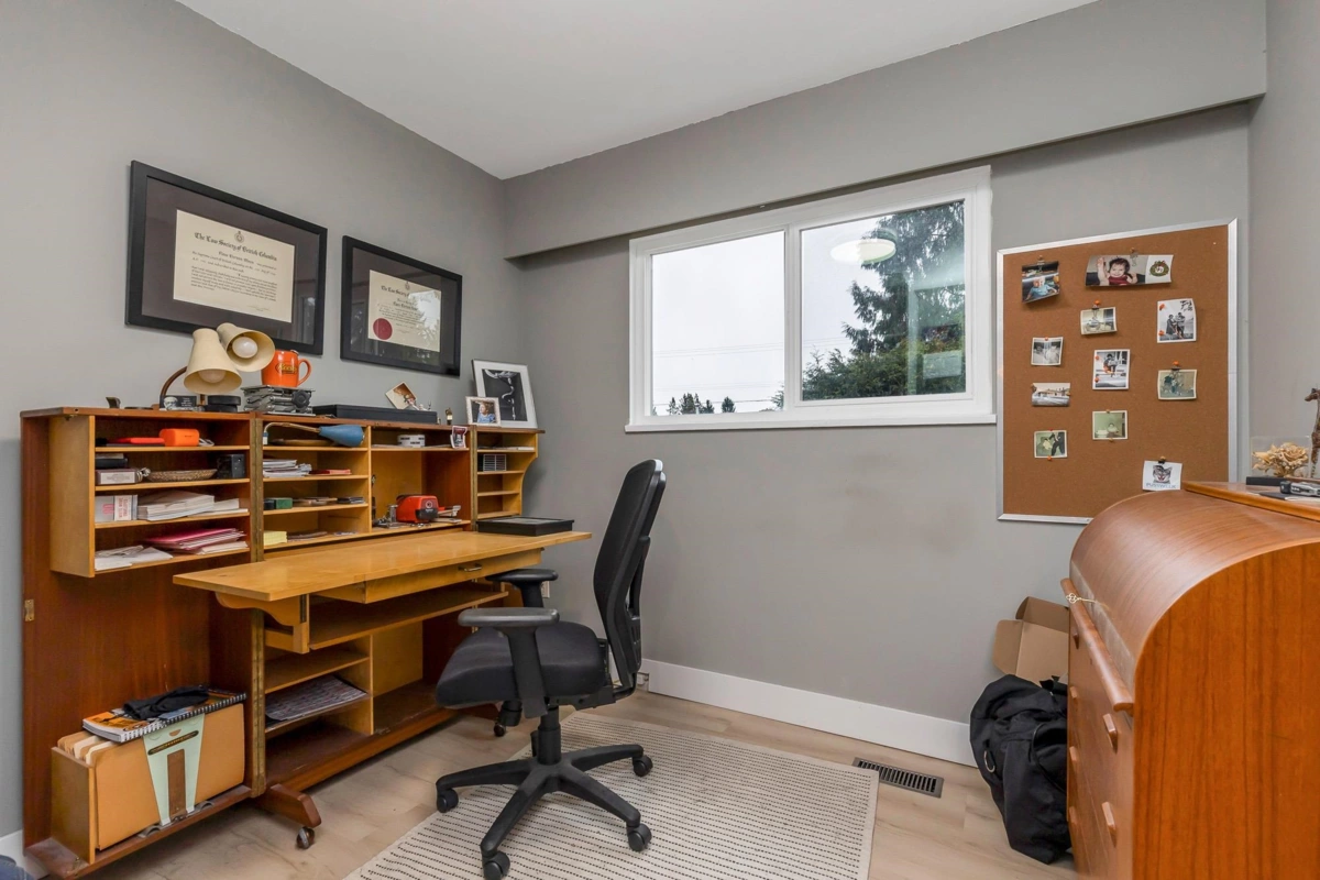 Entry Foyer Photo of 1130 Blue Heron Crescent, Port Coquitlam, BC