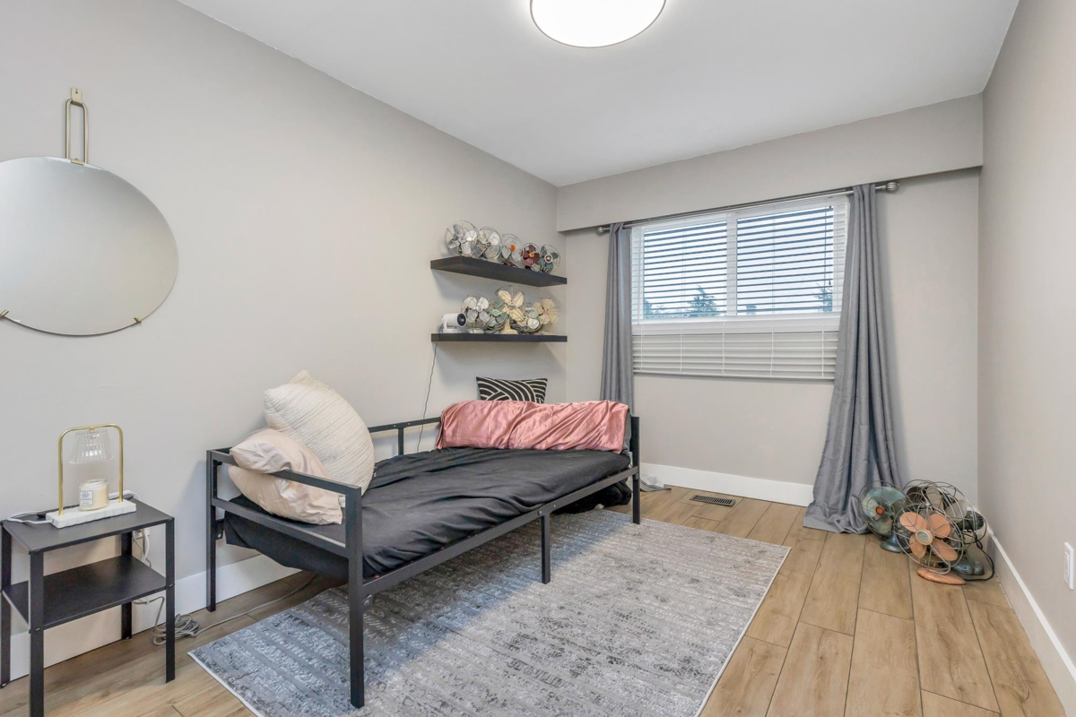 Hallway Photo of 1130 Blue Heron Crescent, Port Coquitlam, BC