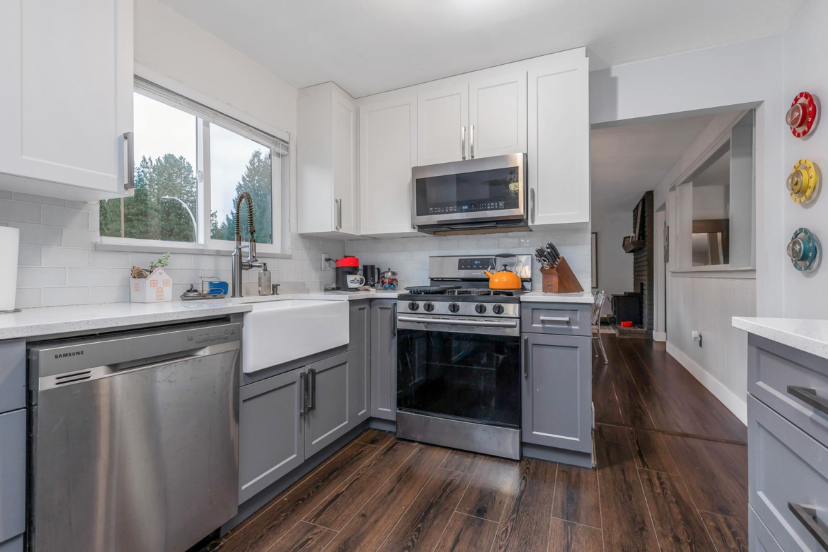 Primary Bedroom Photo of 1130 Blue Heron Crescent, Port Coquitlam, BC