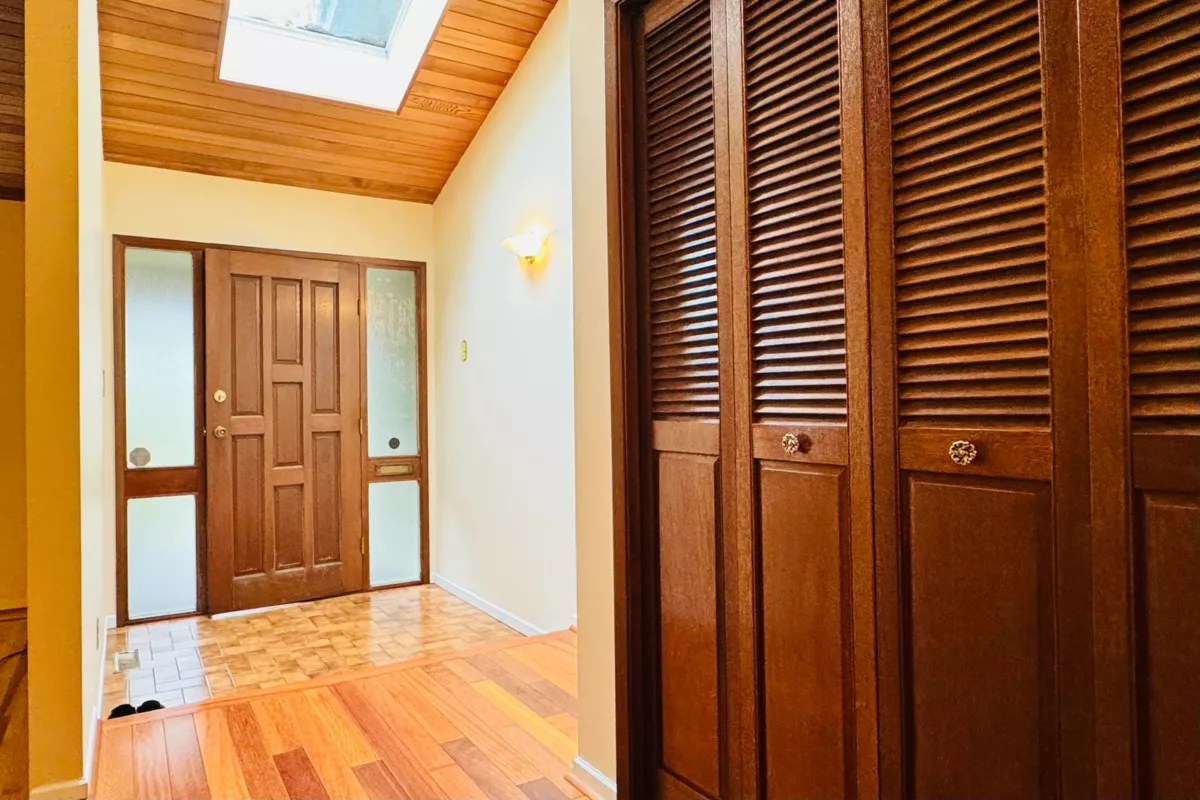 Backyard Photo of 6830 Cedarbrook Place, Delta, BC