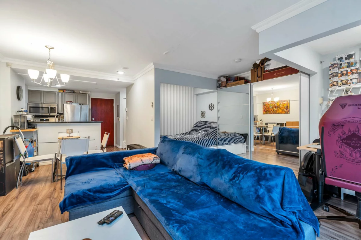 Basement Recreation Room Photo of 502 928 Richards Street, Vancouver, BC