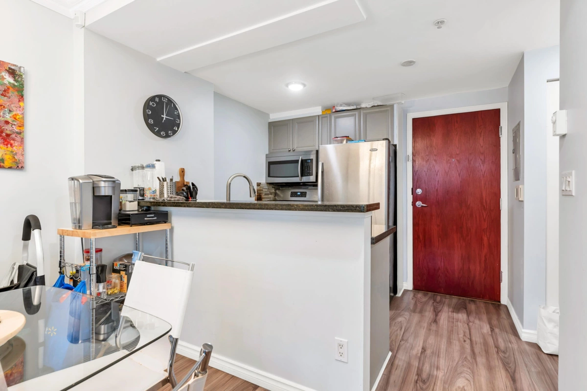 Breakfast Nook Photo of 502 928 Richards Street, Vancouver, BC