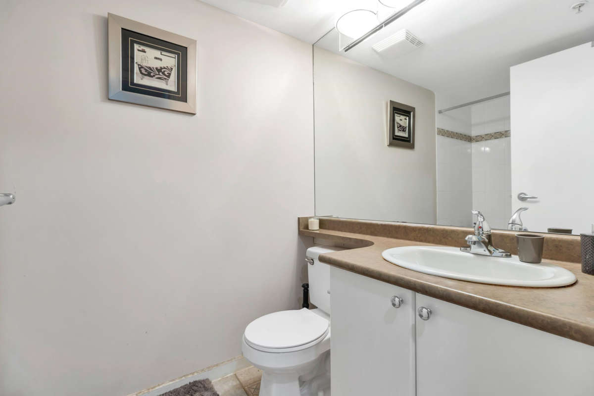 Living Room Photo of 502 928 Richards Street, Vancouver, BC