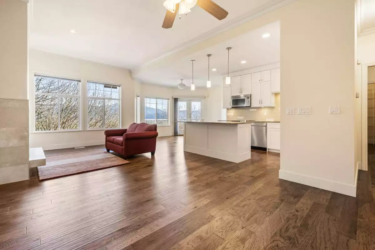 Family Room Photo of 7 35537 Eagle Mountain Drive, Abbotsford, BC