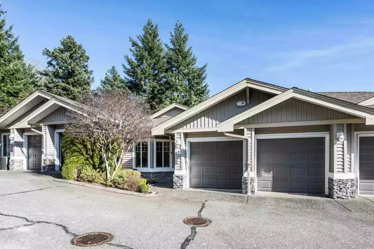 Living Room Photo of 7 35537 Eagle Mountain Drive, Abbotsford, BC