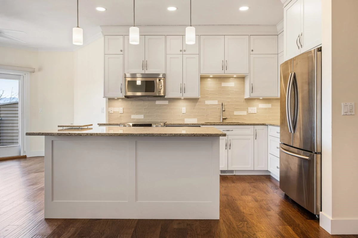 Walk-In Closet Photo of 7 35537 Eagle Mountain Drive, Abbotsford, BC