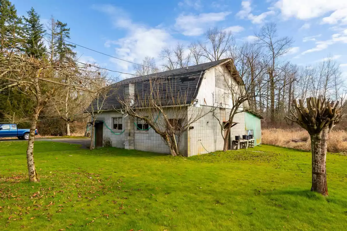 Walk-In Closet Photo of 7380 198b Street, Langley, BC