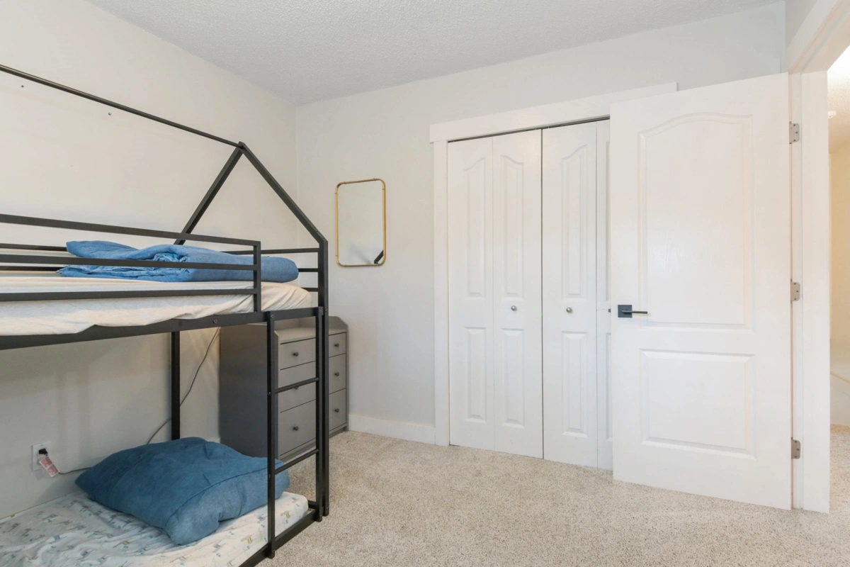 Entry Foyer Photo of 3674 Nicomen Place, Abbotsford, BC