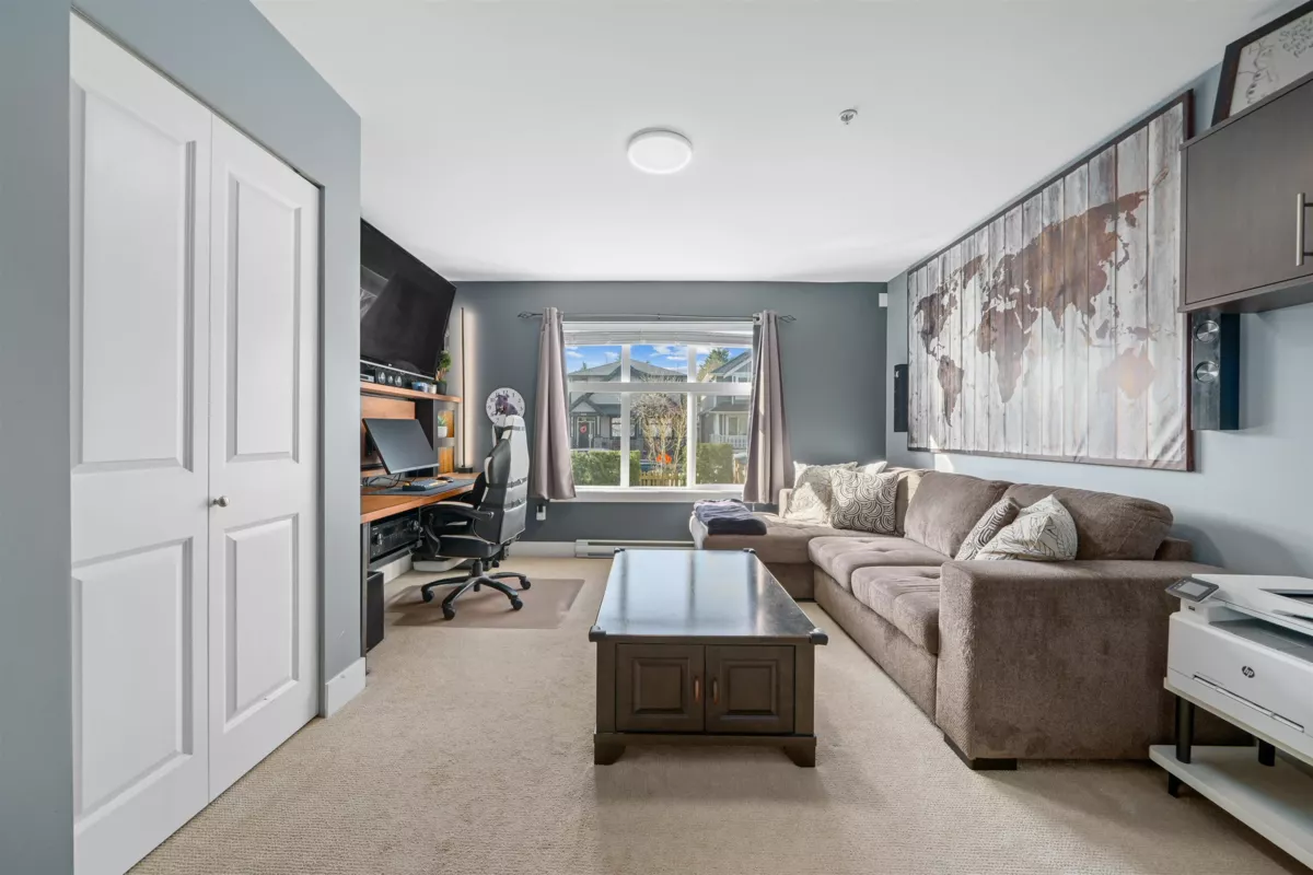 Entry Foyer Photo of 95 24108 104 Avenue, Maple Ridge, BC