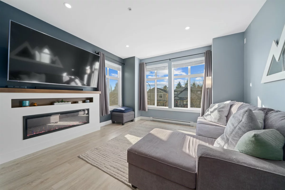 Kitchen Photo of 95 24108 104 Avenue, Maple Ridge, BC