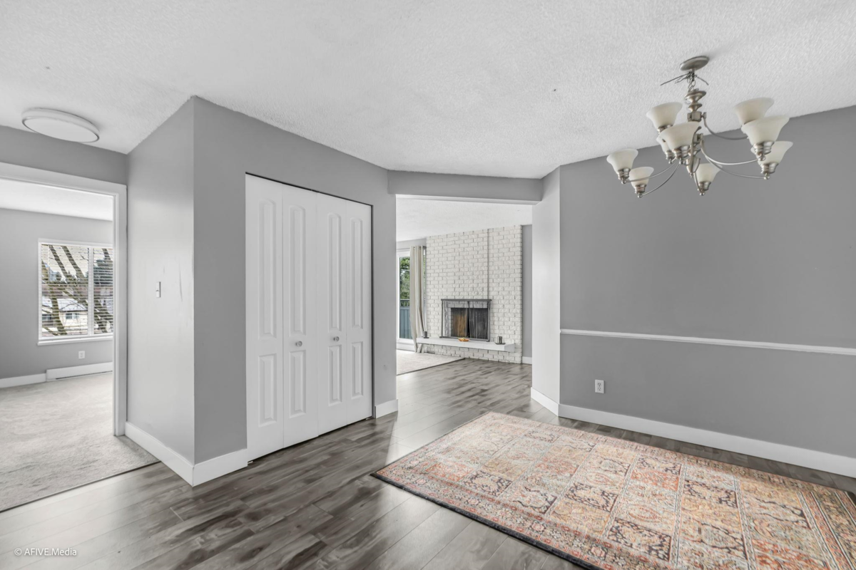 Dining Area Photo of 204 32950 Amicus Place, Abbotsford, BC