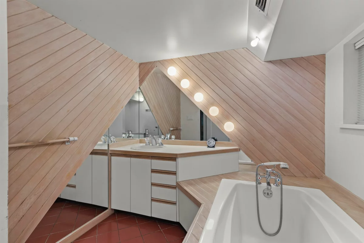 Basement Recreation Room Photo of 3545 W King Edward Avenue, Vancouver, BC