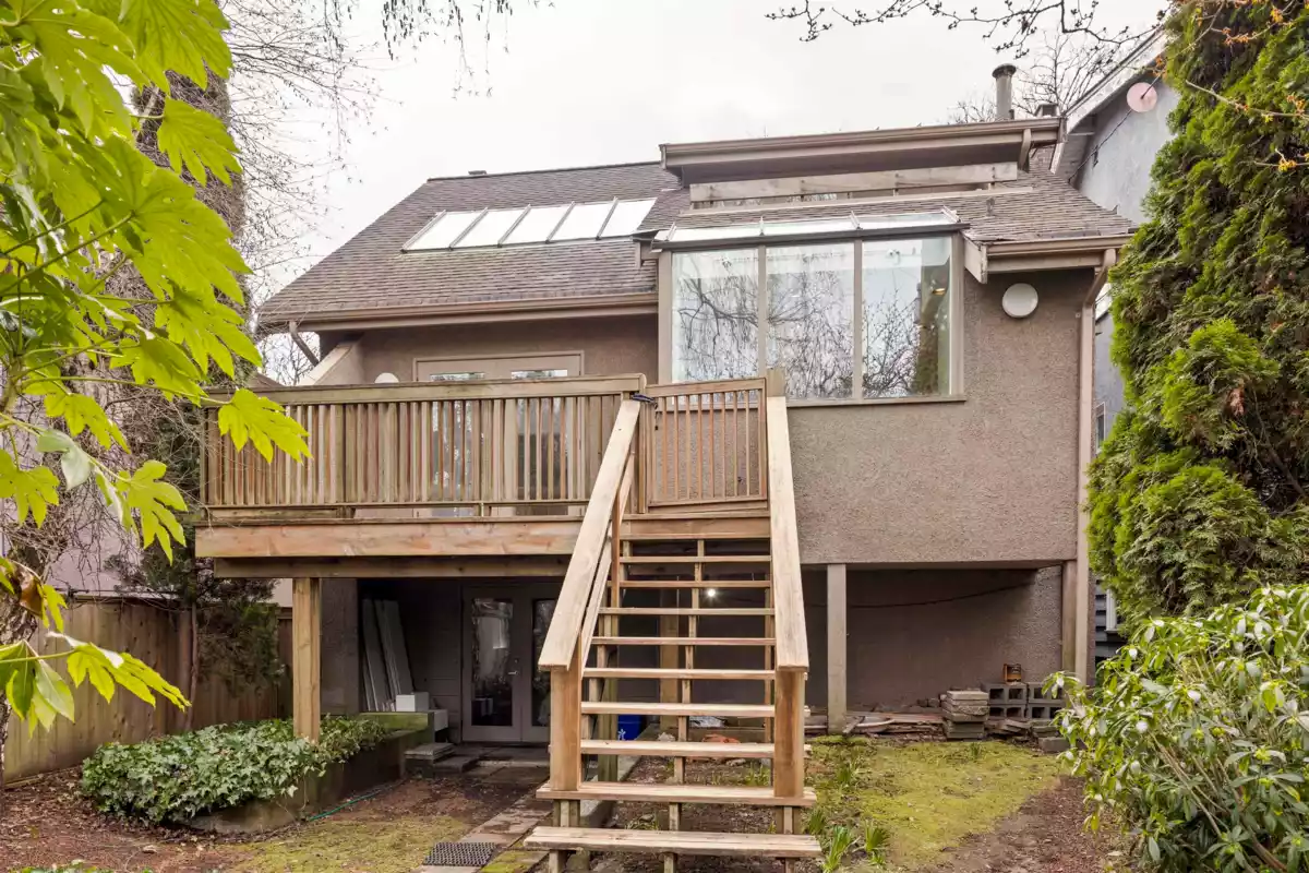 Laundry Room Photo of 3545 W King Edward Avenue, Vancouver, BC