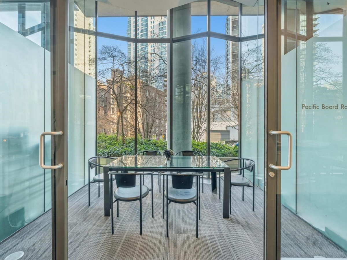 Backyard Photo of 502 1331 W Georgia Street, Vancouver, BC