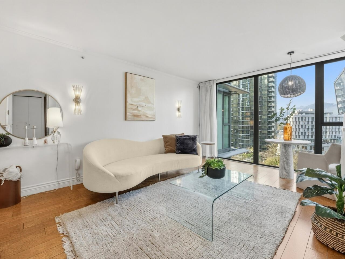 Bedroom 3 Photo of 502 1331 W Georgia Street, Vancouver, BC