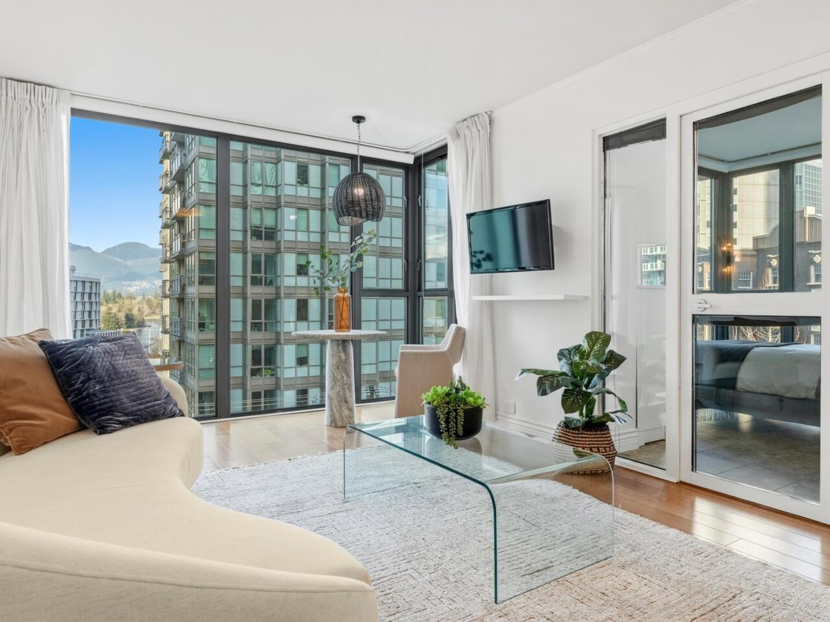 Bedroom 4 Photo of 502 1331 W Georgia Street, Vancouver, BC