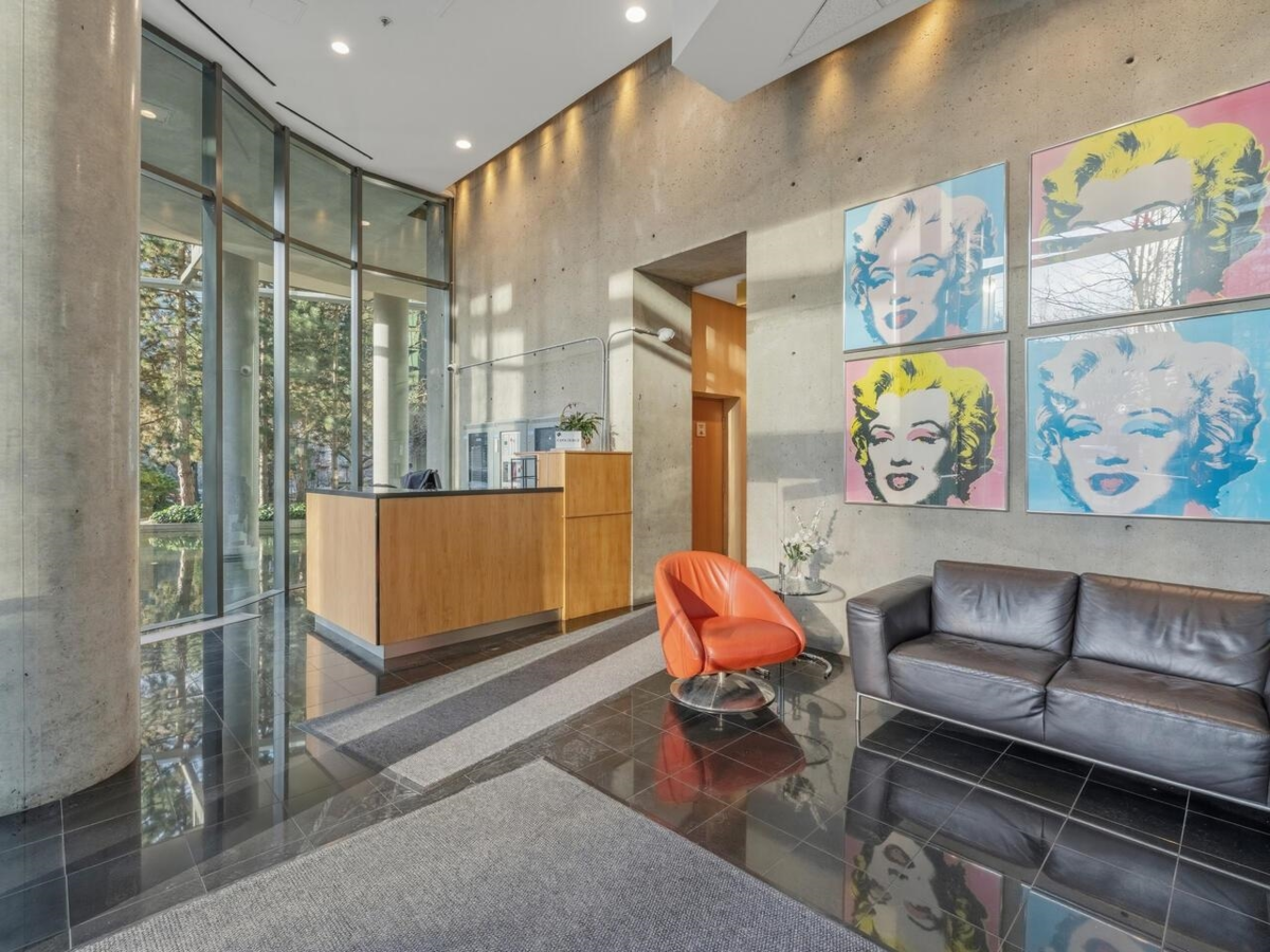 Front Yard Photo of 502 1331 W Georgia Street, Vancouver, BC