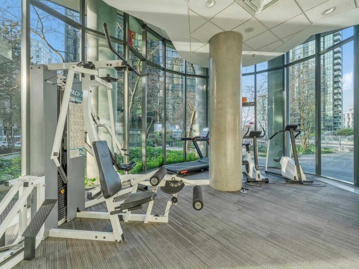 Hot Tub / Spa Photo of 502 1331 W Georgia Street, Vancouver, BC