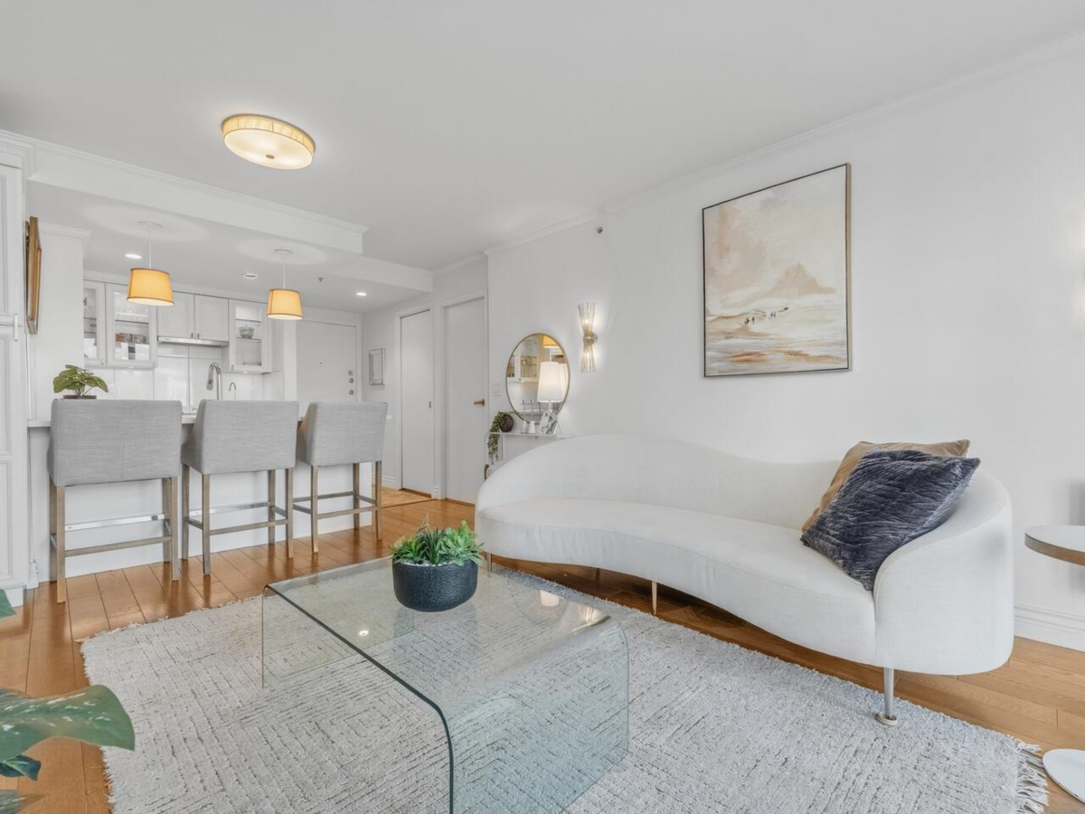 Primary Bathroom Photo of 502 1331 W Georgia Street, Vancouver, BC